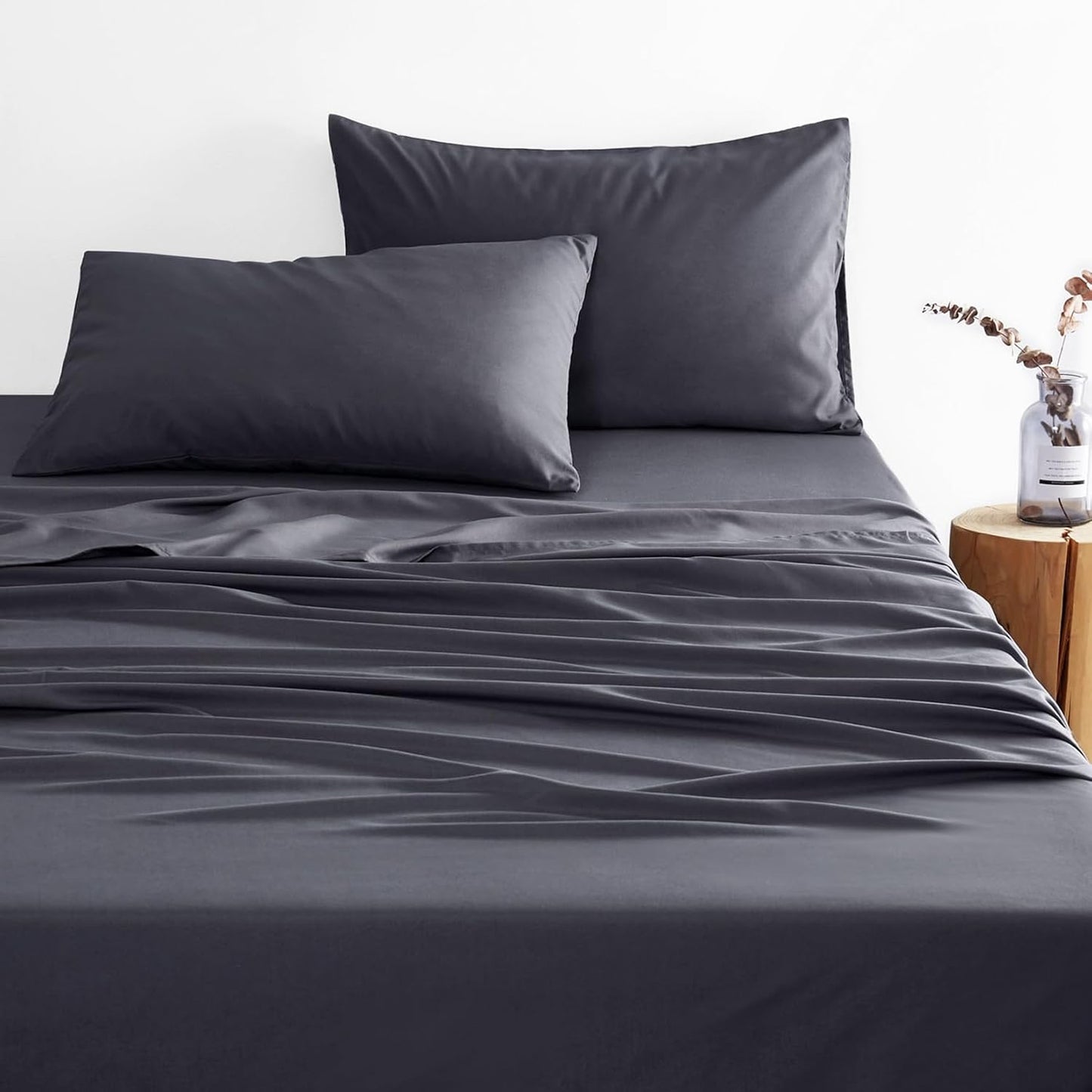 Wake In Cloud - White Sheet Set, 1000TC Ultra Soft Microfiber, Fitted Sheet & Flat Sheet & 2 Pillowcases (4 pcs, Queen Size)