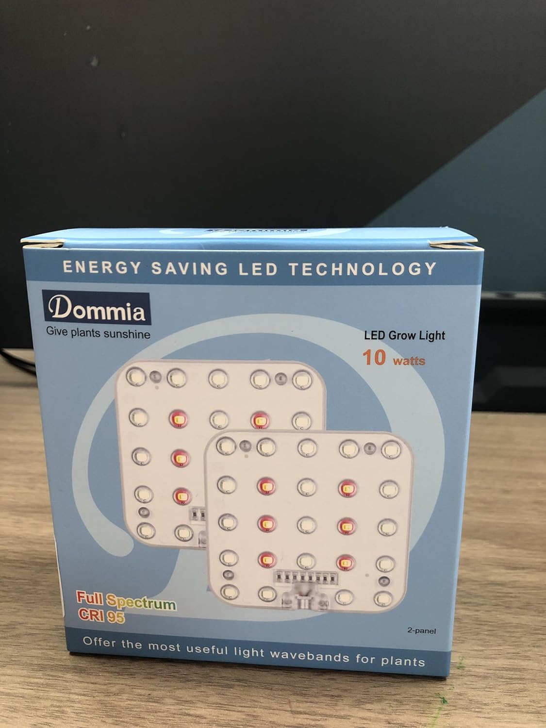 Easy Install Dimmable Grow Light | Space Saving | 95% Efficiency