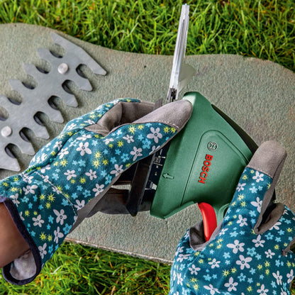 Bosch 3.6V Cordless Compact Hedge Shrub & Grass Shear Garden Kit, Includes Shrub & Grass Blade, Integrated Battery, Runtime: 40 min (EasyShear). Made in Europe