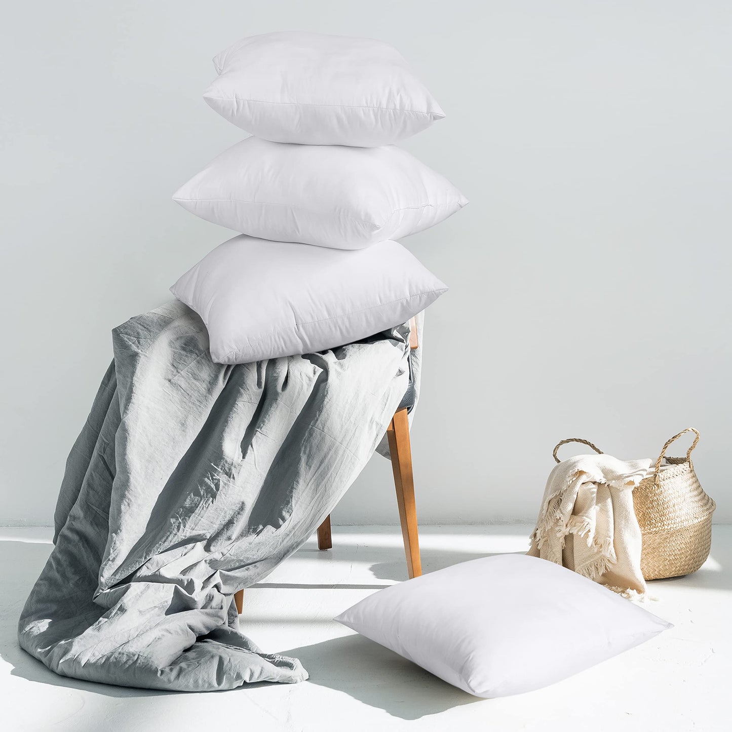 NY Threads Throw Pillows Insert (Pack of 4, White) - 45 x 45 cm Bed and Couch Pillows - Indoor Decorative Pillows